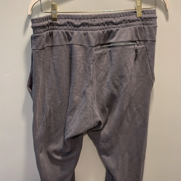 Two t shirts xl and xxl and one Nike sweatpants xl. - Picture 11 of 14